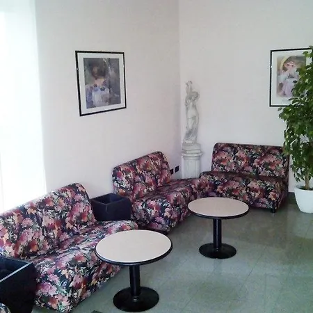 Mirella Hotel 2*