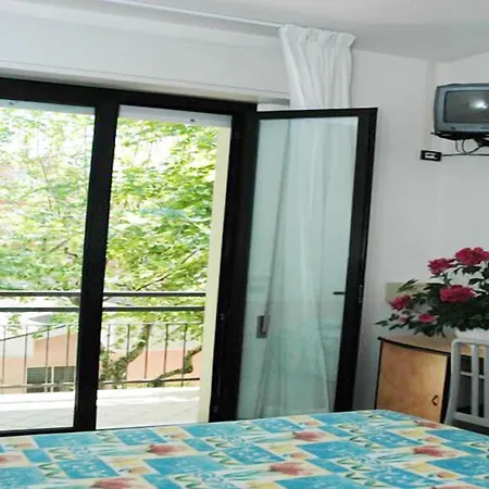 Mirella Hotel 2*