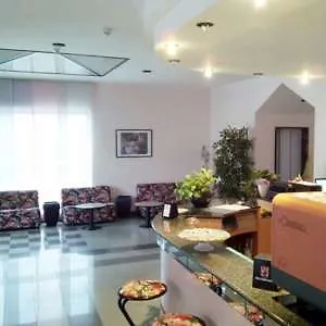 Hotel Mirella 2*